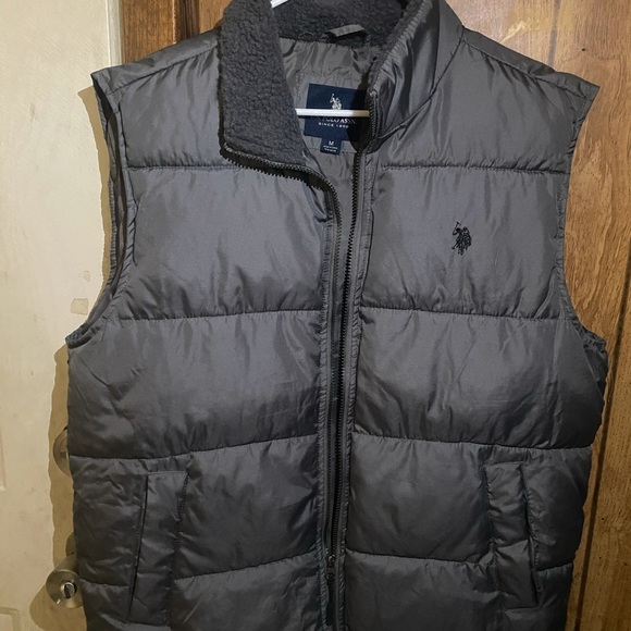 Brande new us polo puffer vest never worn - Picture 3 of 3